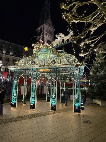 Historische Weihnachtsmarkt auf dem Rathausmarkt