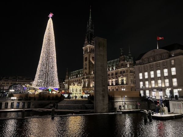 historische Weihnachtsmarkt auf dem Rathausmarkt