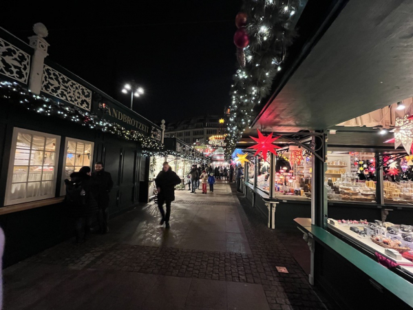 historische Weihnachtsmarkt auf dem Rathausmarkt