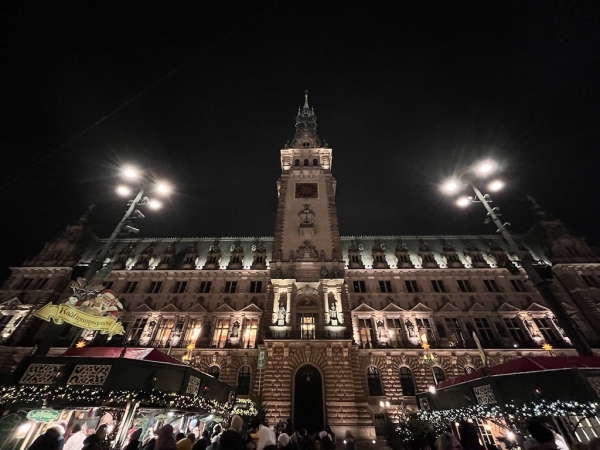 historische Weihnachtsmarkt auf dem Rathausmarkt