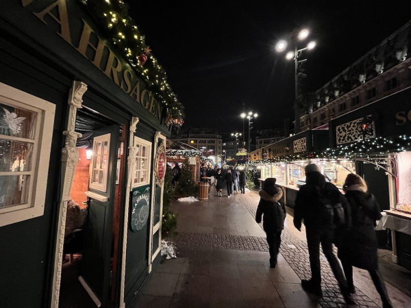 historische Weihnachtsmarkt auf dem Rathausmarkt